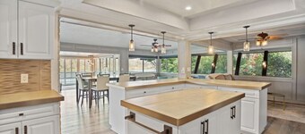 Waterfront Retreat. Cozy Full Kitchen Sleeps 11