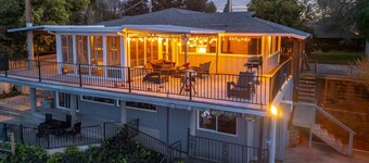 Waterfront Retreat. Cozy Full Kitchen Sleeps 11