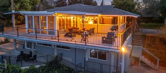 Waterfront Retreat. Cozy Full Kitchen Sleeps 11