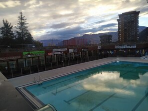 Piscina all'aperto, una piscina riscaldata