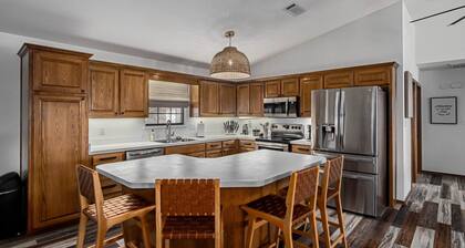 4Bdrm Walk to Beach Firepit Ping Pong Texoma