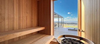 Out of this world LA inspired home near Thornbury with studio! 6bdrm 6bath!