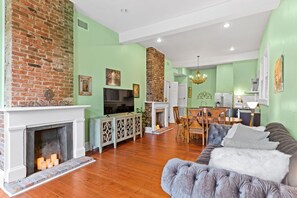 Téléviseur connecté, foyer