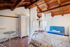 2 chambres, fer et planche Ă repasser, Wi-Fi gratuit, draps fournis