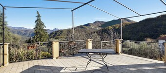 Apartamento 'La Casa della nonna' con piscina compartida, jardín y Wi-Fi