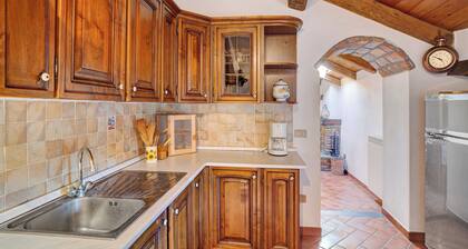 Apartamento 'La Casa della nonna' con piscina compartida, jardín y Wi-Fi