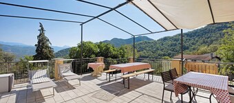 Apartment Fienile with Mountain View, Shared Pool and Wi-Fi