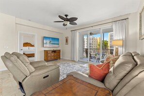 Living area - Casa Marina by Distinctive Beach Rentals (Fort Myers Beach)