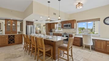 Kondominium, Beberapa Tempat Tidur, patio (#224 - No Pets) | Dapur pribadi | Lemari es, microwave, oven, dan kompor