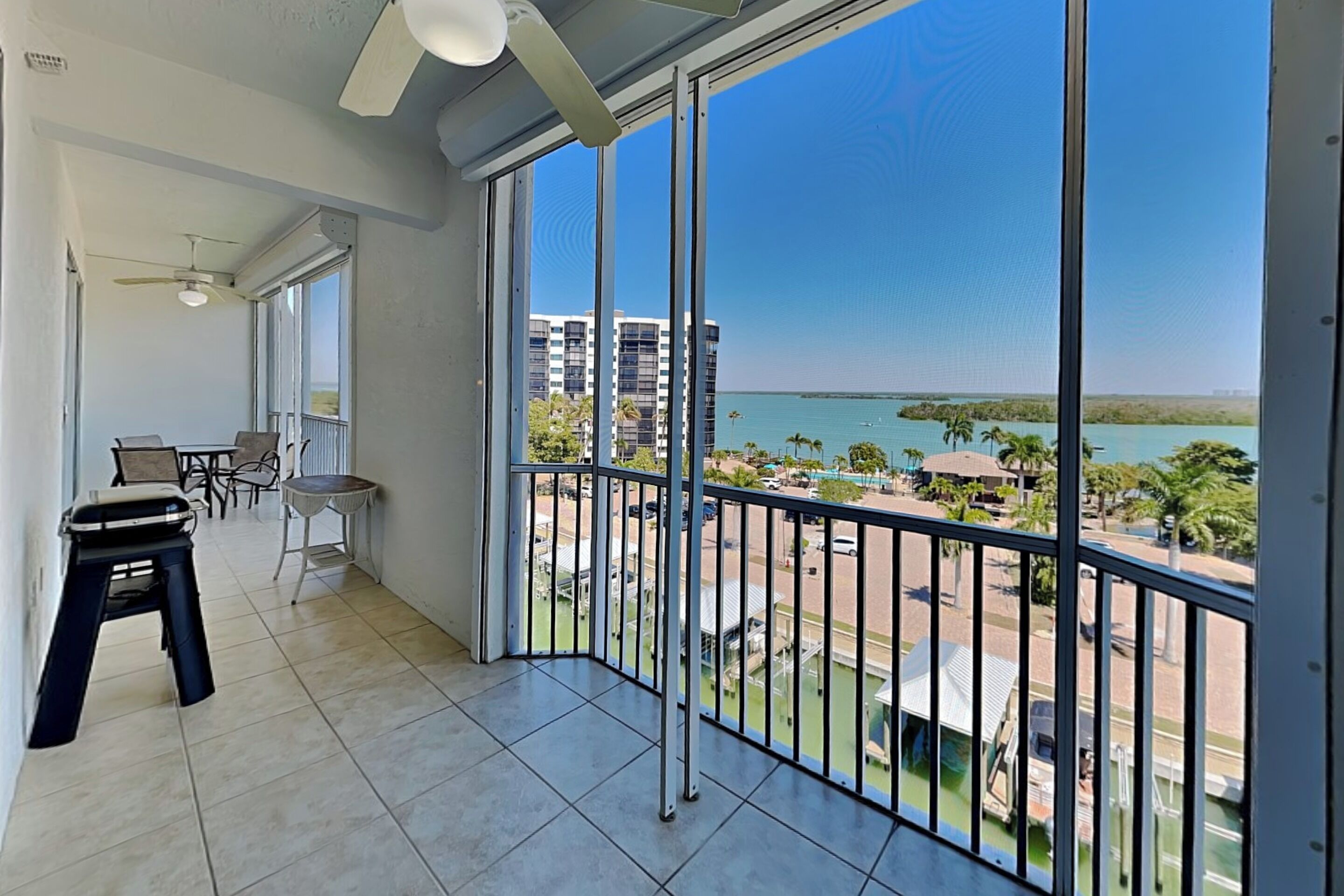 Condo (2 Bedrooms) | Front of property
