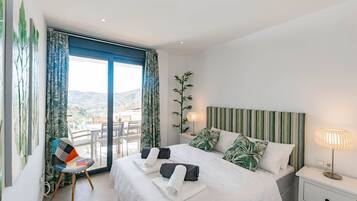 3 soverom, strykejern/-brett, wi-fi (inkludert) og sengetøy