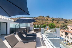 Terrace/patio - Modern Apartment in Cómpeta I with Mountain View, Wi-Fi & Terrace (Cómpeta)