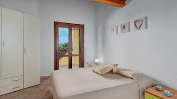 2 chambres, fer et planche Ă repasser, draps fournis