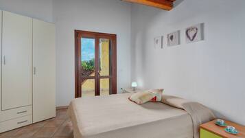 2 Schlafzimmer, Bügeleisen/Bügelbrett, Bettwäsche