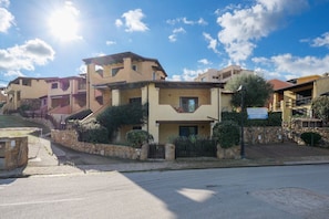 Exterior - Apartment 'Orizzonti 31' with Sea View, Private Terrace and Air Conditioning (Golfo Aranci)