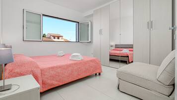 2 Schlafzimmer, BĂŒgeleisen/BĂŒgelbrett, kostenloses WLAN, BettwĂ€sche