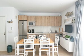 Fridge, microwave, oven, stovetop - Luxury Apartment in Competa with Mountain View, Garden and Wi-Fi (Cómpeta)