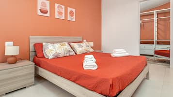 2 Schlafzimmer, BĂŒgeleisen/BĂŒgelbrett, kostenloses WLAN, BettwĂ€sche