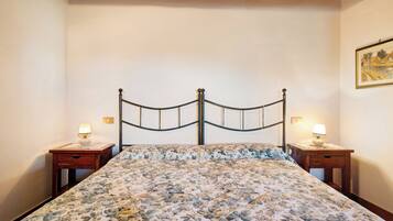 1 chambre, fer et planche Ă  repasser, Wi-Fi gratuit, draps fournis