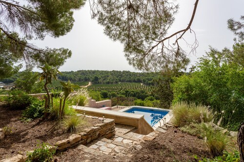 Villa 'Las Pedrizas' with Mountain Views, Private Pool and Wi-Fi