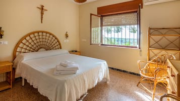 3 chambres, fer et planche Ă repasser, Wi-Fi gratuit, draps fournis