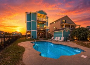 Pool - Experience 1 Coastal Escape: a spacious 5-bedroom oceanview retreat in Oak Island. (Oak Island)