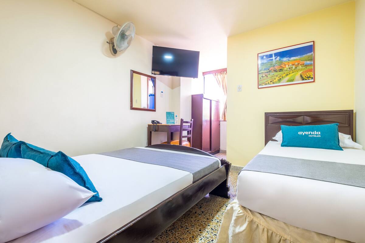 Hypo-allergenic bedding available, WiFi (free), bed sheets