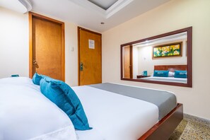 Double Room | Hypo-allergenic bedding, free WiFi, bed sheets - Ayenda Almirante (Bucaramanga)