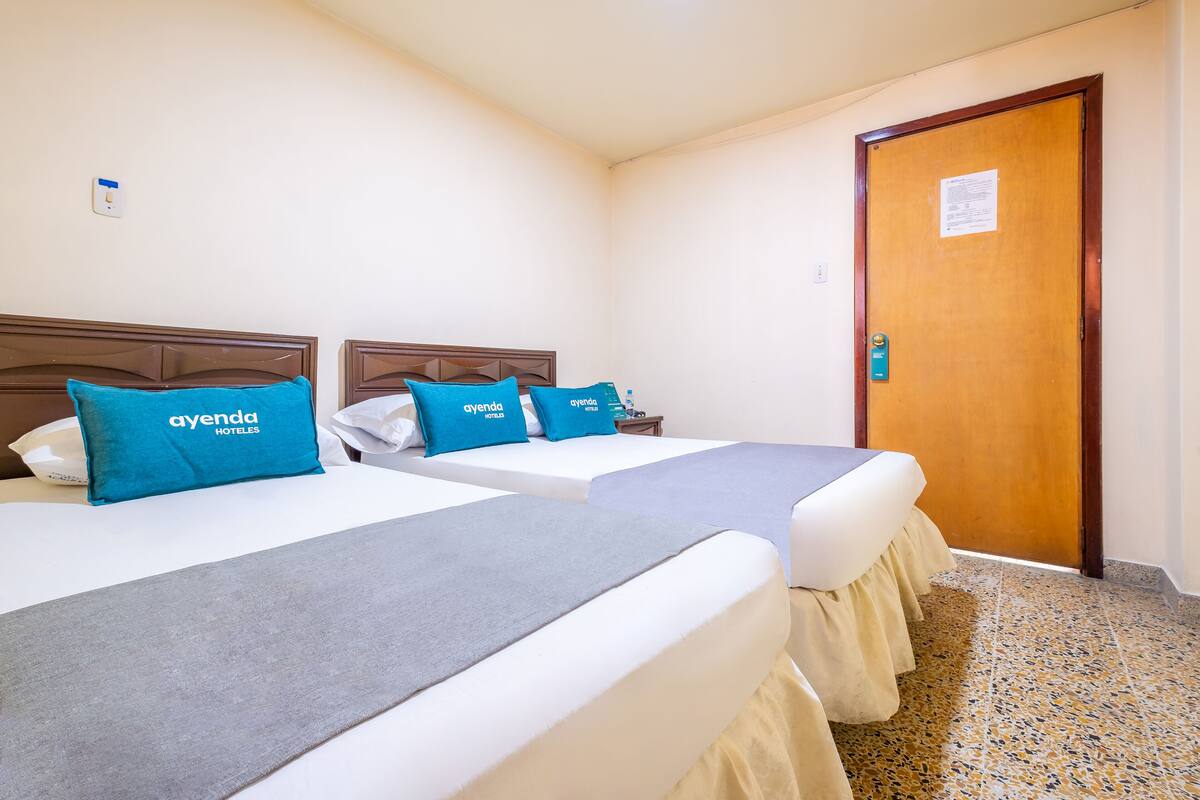 Triple Room | Hypo-allergenic bedding available, WiFi (free), bed sheets