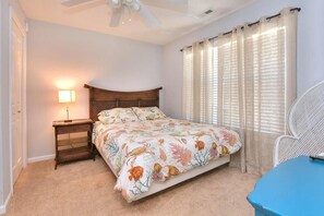 4 chambres, fer et planche à repasser, Wi-Fi, draps fournis