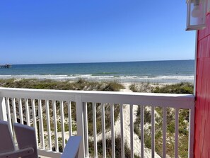 Property grounds - 5BR/2BA Oceanfront Home, Recently Renovated, Sleeps 10 (Oak Island)