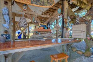 Property grounds - 302 37th Place E: Spacious 3-bedroom retreat in Oak Island, perfect for families! (Oak Island)