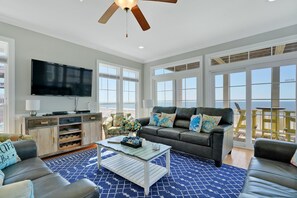 Een smart-tv en een dvd-speler