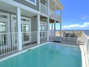 Een verwarmd zwembad