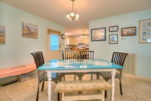 Dining - A Jolley Rancher: Spacious 3BR home in charming Oak Island, perfect for families. (Oak Island)