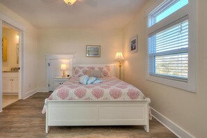 4 bedrooms, iron/ironing board, free WiFi, bed sheets