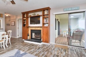 Interior - 3BR/2BA Condo - Walk to Beach, Golf, Restaurant, Ocean Views Sleeps 8 (Caswell Beach)