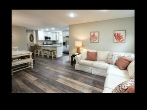 TV, fireplace, DVD player - Beautiful & Spacious 3BR/2BA Home with Pool & Fire Pit-Sleeps8 (Oak Island)