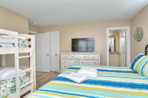 7 Schlafzimmer, Schreibtisch, Bügeleisen/Bügelbrett, WLAN