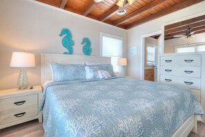 4 bedrooms, desk, iron/ironing board, WiFi