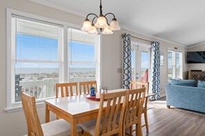 Dining - Breakwaters: Oceanfront oasis in Oak Island, offering 4 bedrooms and stunning views! (Oak Island)