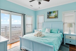 7 bedrooms, iron/ironing board, WiFi, bed sheets - 7BR/6.5BA Home - Oceanfront, POOL, ELEVATOR, REDECORATED, Sleeps 21 (Oak Island)