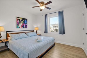 4 Schlafzimmer, BĂŒgeleisen/BĂŒgelbrett, kostenloses WLAN, BettwĂ€sche