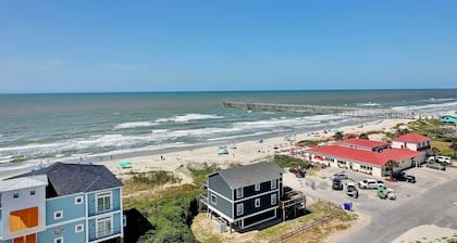 5BR/4BA Home - REMODELED, Oceanfront, Close to Pier, Sleeps 10