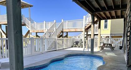 NEW OCEANFRONT 5BR/3.5BA Home with Private POOL & Breathtaking Views-Sleeps15