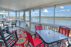 Dining - Experience coastal charm at Lucky Enough, a spacious 4BR oceanview home in Oak Island. (Oak Island)