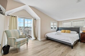 9 bedrooms, memory-foam beds, iron/ironing board, free WiFi