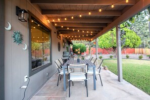 Outdoor dining - *NEW* Luxury Private West Sedona Red Rock Retreat! (Sedona)