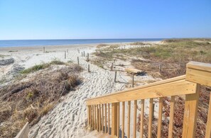Beach nearby - Oceanview condo OIBV 1210 in Caswell Beach, Oak Island, with 3 bedrooms for up to 7 guests. (Oak Island)