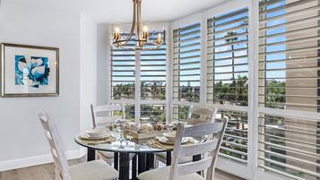 Condo, Multiple Beds, Beach View (405 - No Pets Allowed) | Dining